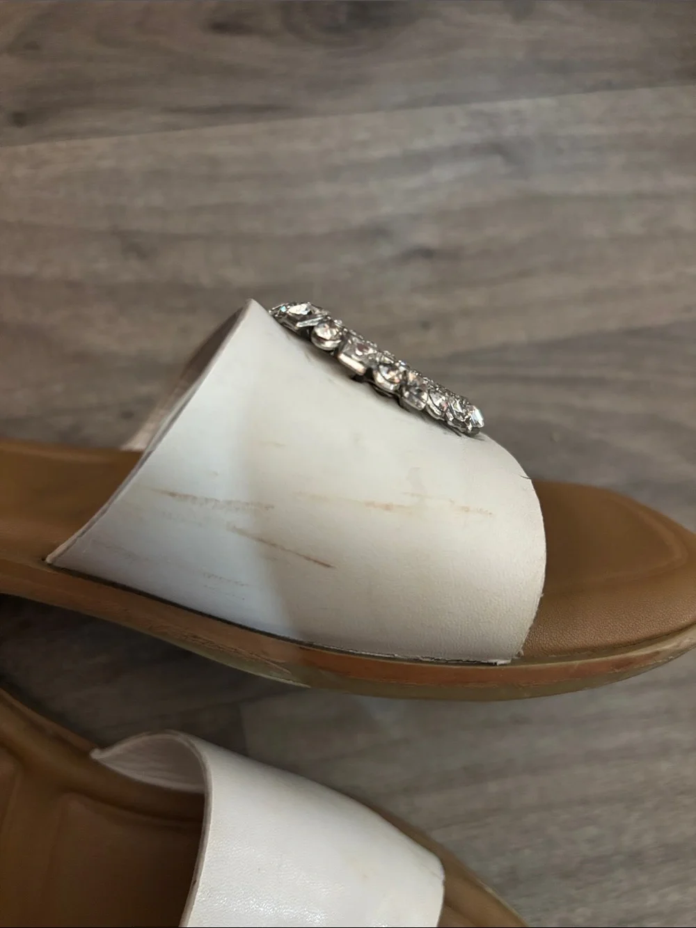 Kid’s Cream Slide Sandals with Heart Crystal Accent